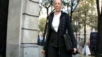 Jolie maman et prof de physique dans un lyc�e � Paris